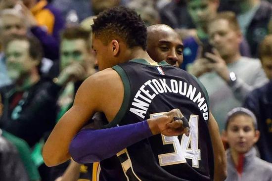 热火伤病报告：鲍威尔左脚踝扭伤将缺席今日对阵独行侠的比赛（热火官宣伤情：鲍威尔左踝扭伤，缺席今日战独行侠）