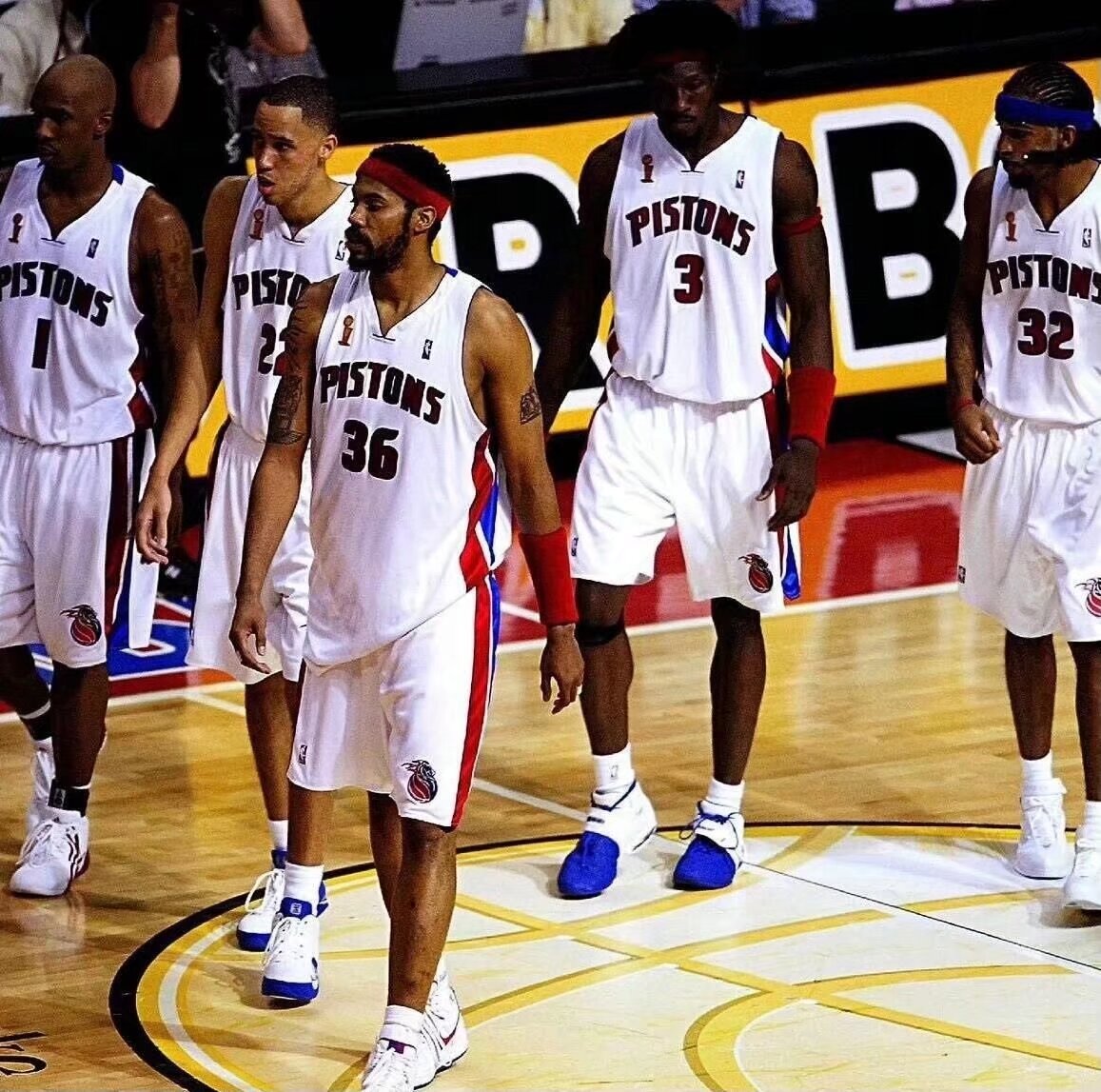 利物浦头号球星萨拉赫与主教练关系破裂，球队会如何处理这两人？（萨拉赫与主帅关系决裂，利物浦将作何应对？）