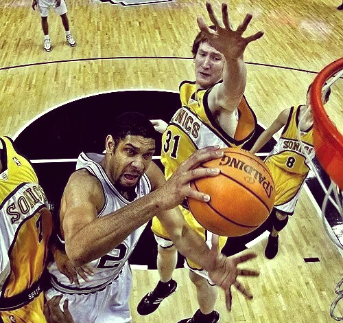 布拉德利：我小时候经常在自家花园里滑铲模仿杰拉德（布拉德利：童年常在自家花园练滑铲模仿杰拉德）