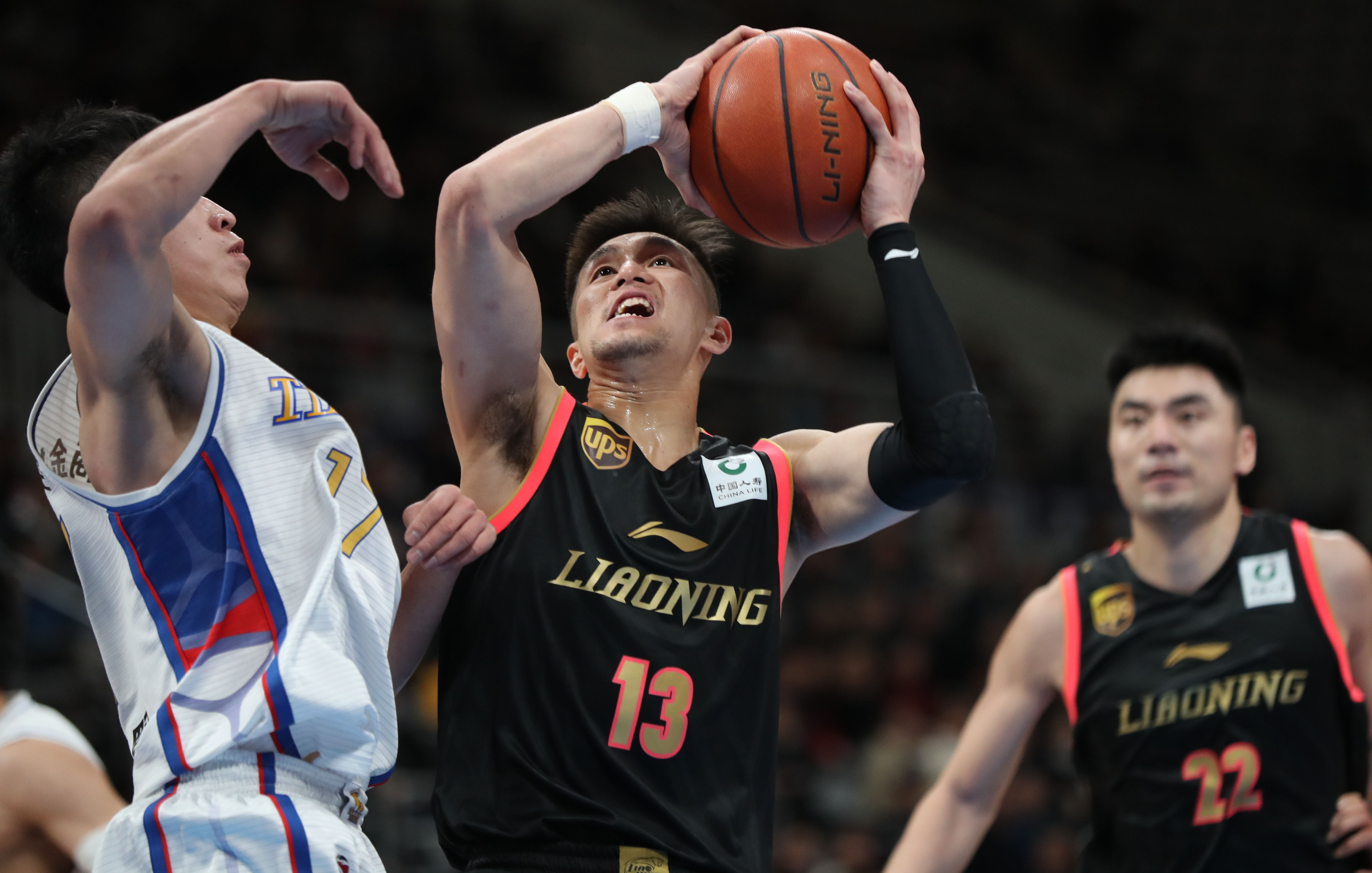 日媒：日本国门铃木彩艳预计13日在日本接受手指骨折手术（日媒称日本门将铃木彩艳预计13日于国内接受手指骨折手术）