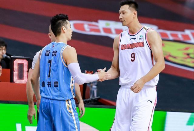 记者：恩德里克1月租借去里昂，正筹备搬家但皇马告知先等等（记者：恩德里克预计1月租借赴里昂，已准备搬家但被皇马要求等待）