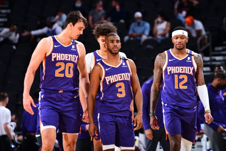 意甲第13轮纪律报告：阿莱格里对裁判出言不逊染红被停赛一场（意甲第13轮纪律通报：阿莱格里因对裁判出言不逊被红牌罚下，停赛一场）