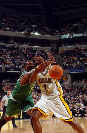 米兰助教兰杜奇称莱奥内收肌受伤明日检查（米兰助教兰杜奇：莱奥内收肌受伤，明日将接受检查）