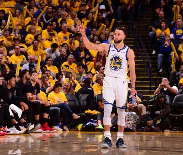 第17届中国杯帆船赛火热开赛 首创“一赛两城三赛制”（第17届中国杯帆船赛启航 开创“一赛两城三赛制”新模式）