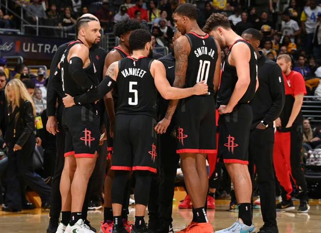 女排世联赛决赛巴西碰意大利，波兰跟日本争第三（女排世联赛决赛巴西对阵意大利，波兰与日本争夺季军）